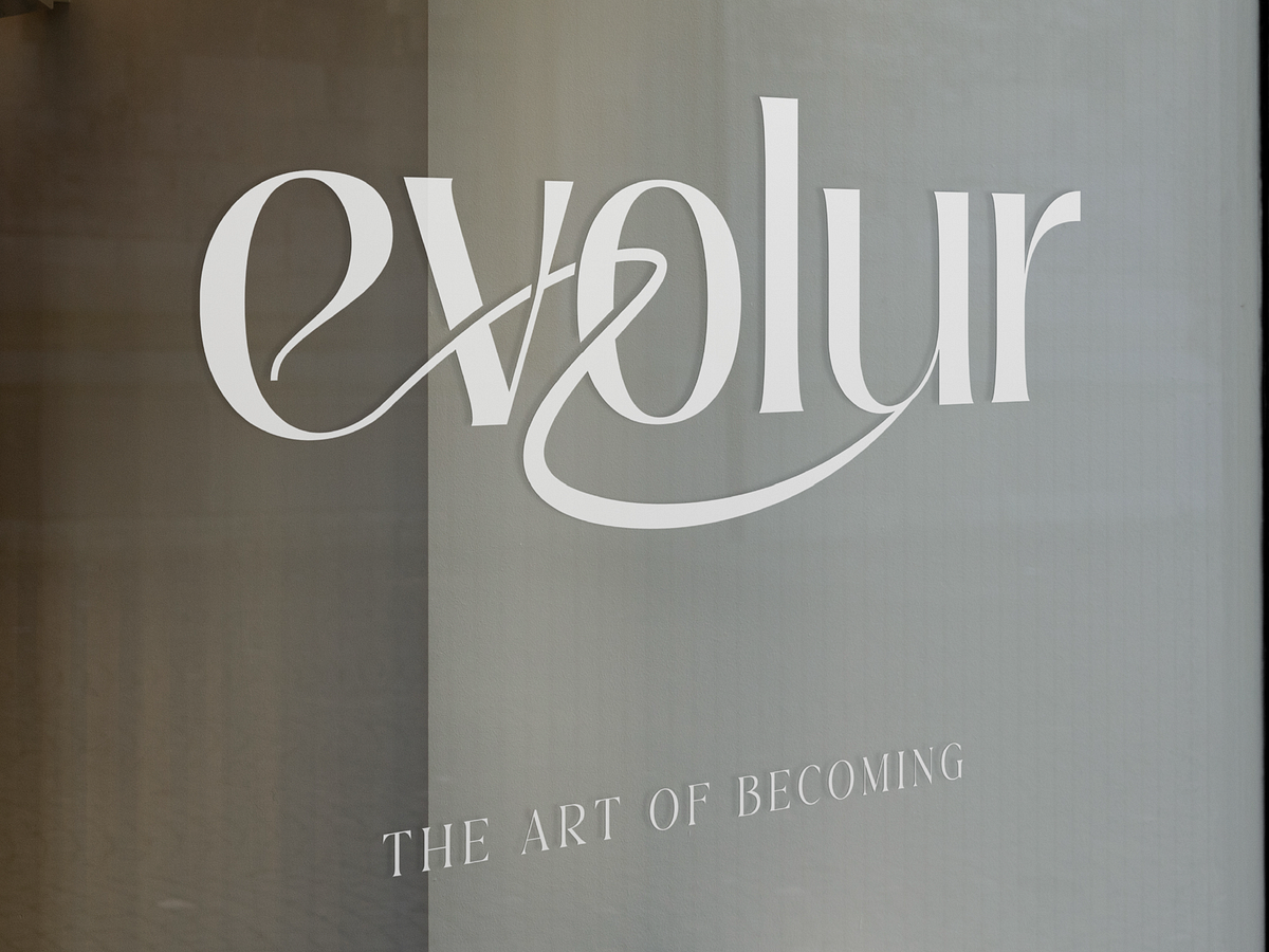 Evolur - Fashion Tag Branding Design Image 4
