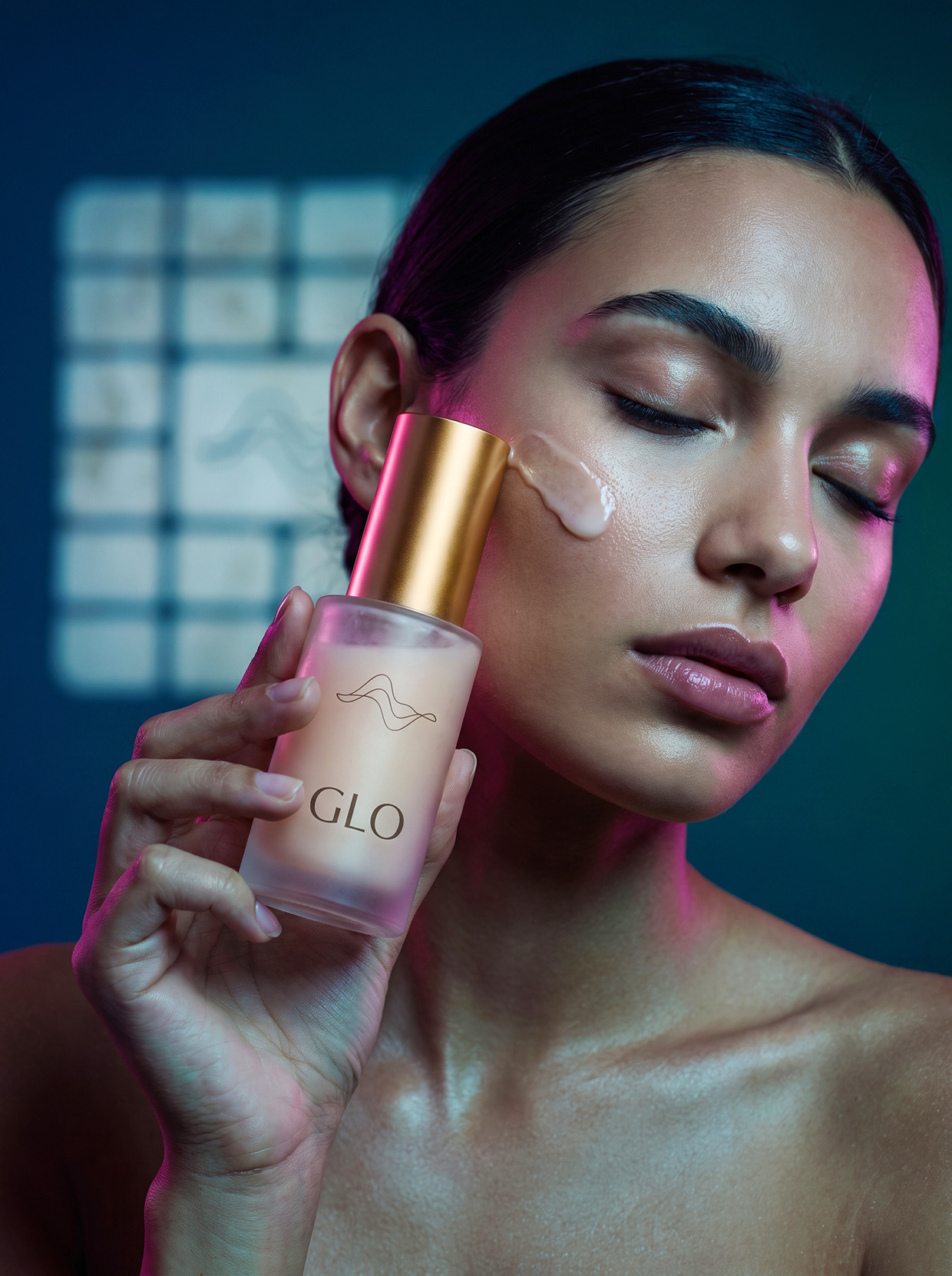 GLO | Fluid Aesthetics & Premium Skincare Branding Image 5