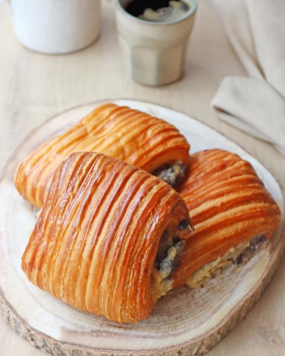 #🥐 #🥐☕️ #springholiday #visualidentity #bakery #graphicdesign Image 0