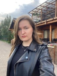 Юлия Азарова