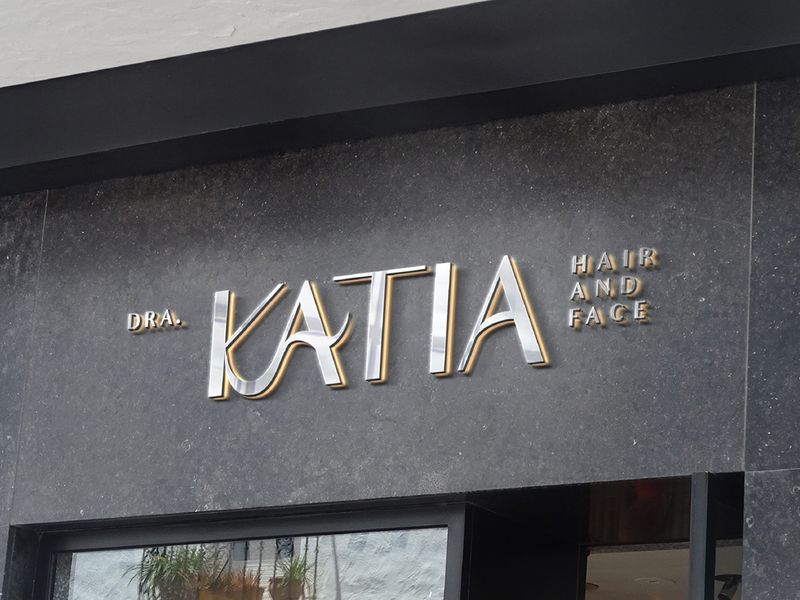 Dra. Kátia – Hair and Face