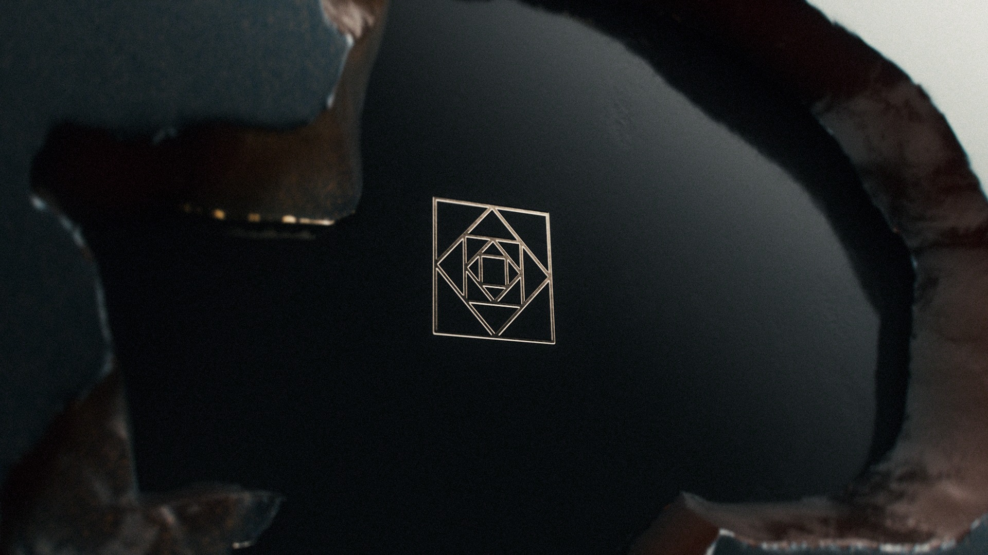 MONOLITH - COGNAC Image 1
