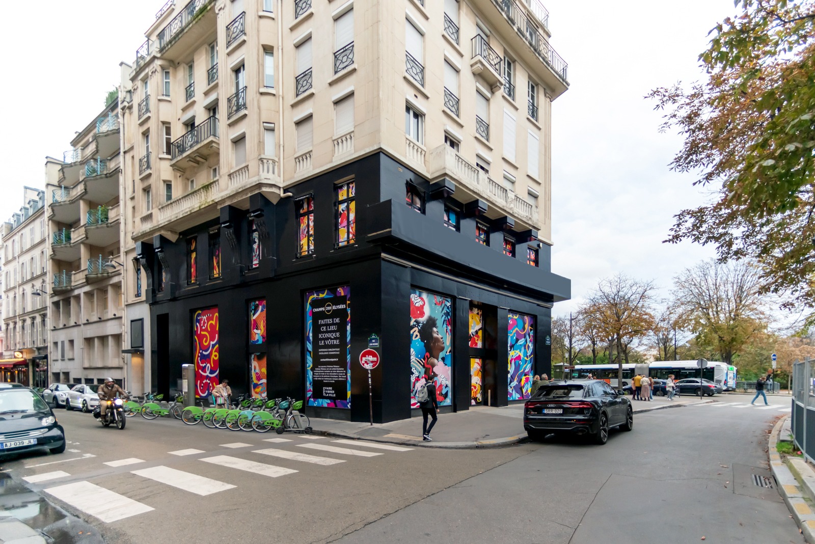 CHAMPS-ÉLYSÉES INSTALLATION — Andreea Robescu Image 1