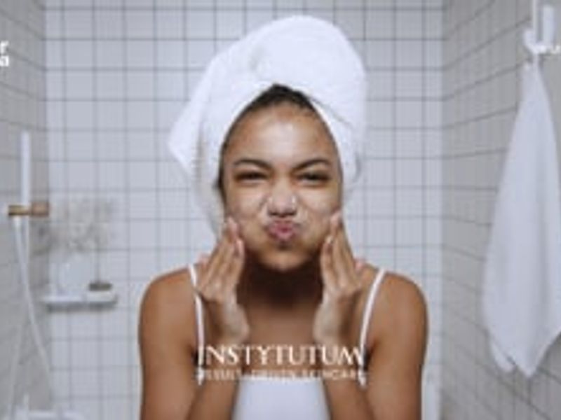 HYPERACTIVE | E-COMMERCE | INSTYTUTUM