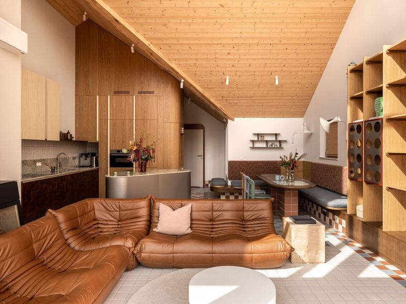 This Lakeside House Has An Interior Inspired By A Wildflower Meadow