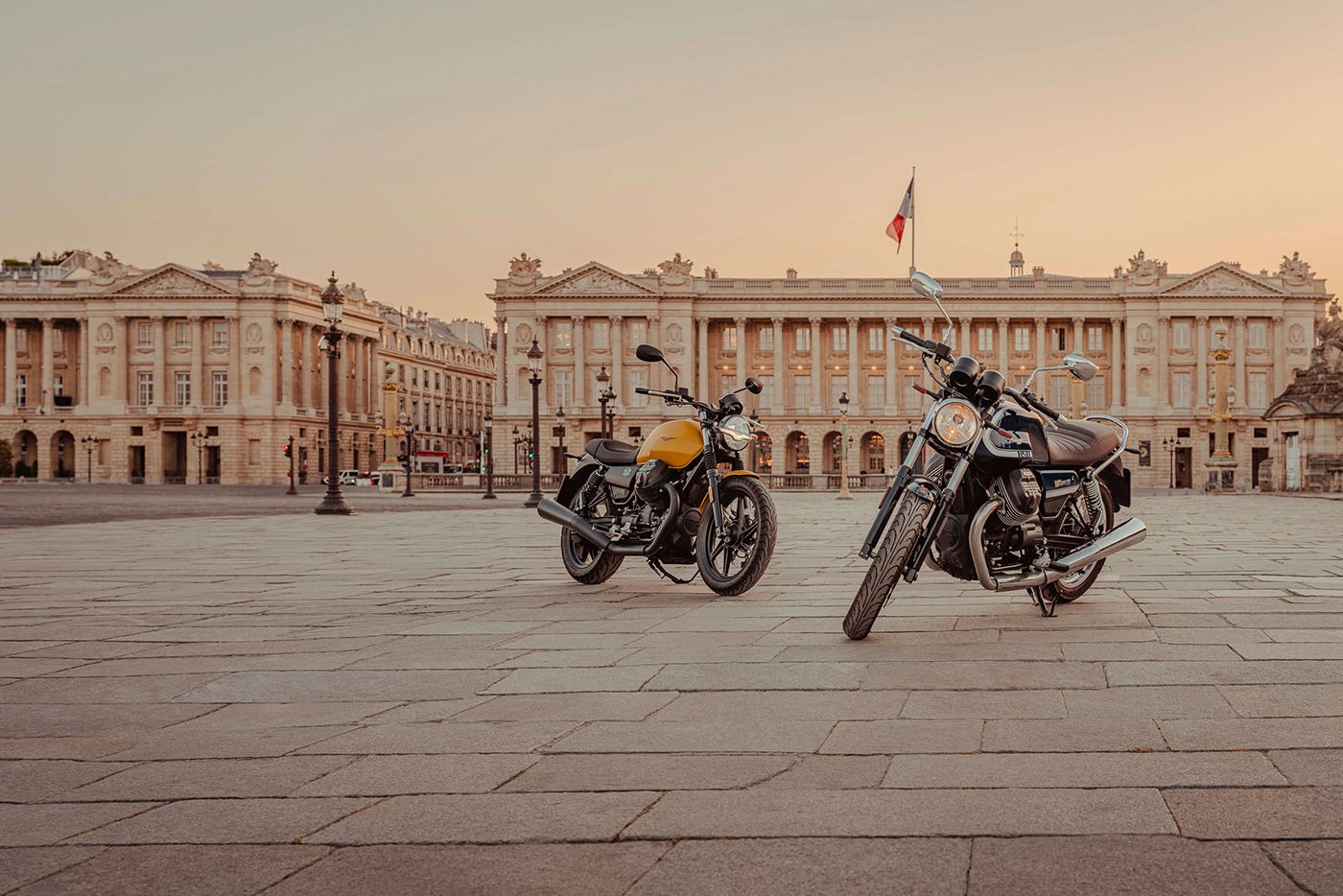 Moto Guzzi β€ V7 Stone & Special