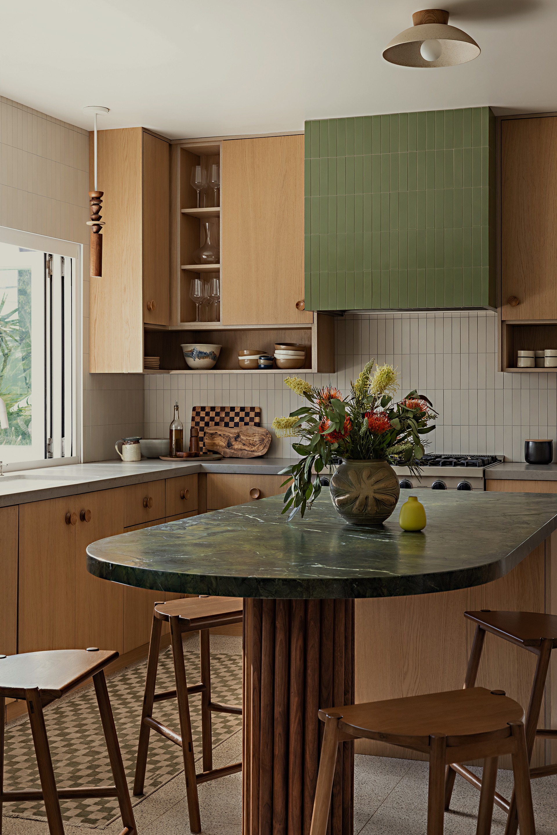 Home tour: a Midcentury Surf Shack by Colossus Mfg. Image 2